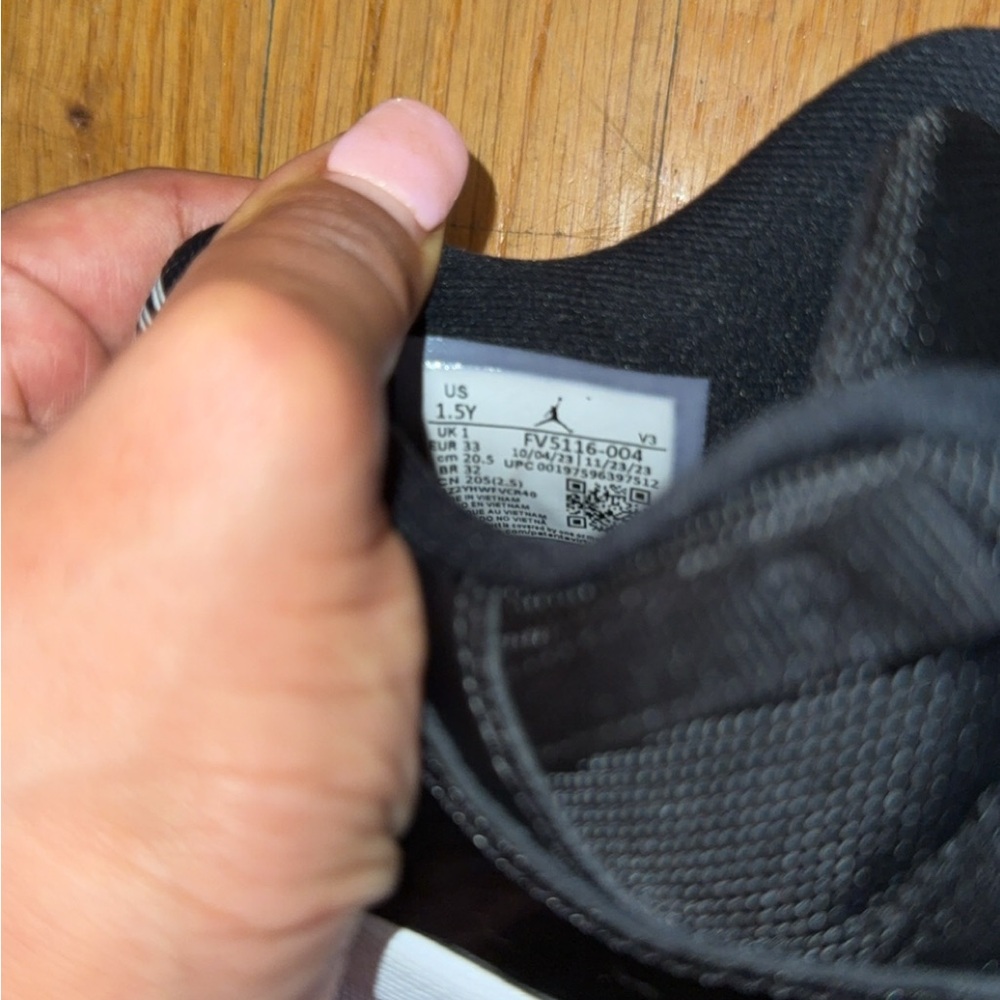 Kids Jordan’s Space jams - Picture 4 of 4